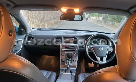 Buy Used Volvo S60 Blue Car in Maputo in Maputo Buy Used Volvo S60 Blue Car in Maputo in Maputo