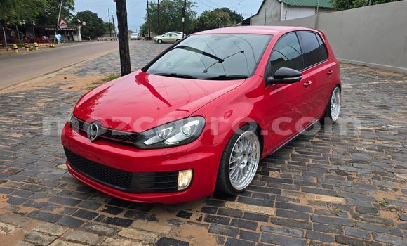 Nunua Ilio tumika Volkswagen Golf Nyekundu Gari ndani ya Maputo nchini Maputo