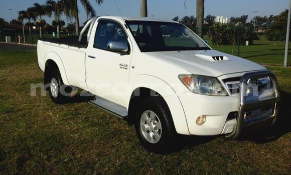 Buy Used Toyota Hilux White Car in Maputo in Maputo Buy Used Toyota Hilux White Car in Maputo in Maputo
