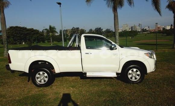 Buy Used Toyota Hilux White Car in Maputo in Maputo Buy Used Toyota Hilux White Car in Maputo in Maputo