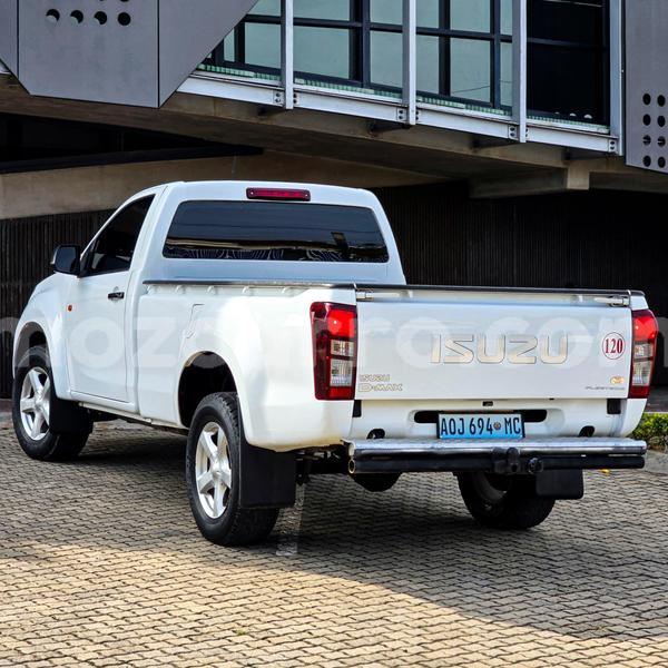 Big with watermark isuzu d max maputo maputo 40144