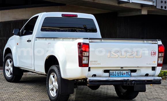 Tenga Tsaru Isuzu D-MAX Chena Mota in Maputo in Maputo Tenga Tsaru Isuzu D-MAX Chena Mota in Maputo in Maputo