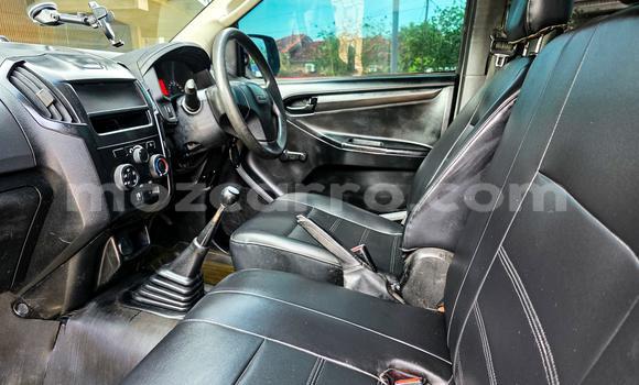 Tenga Tsaru Isuzu D-MAX Chena Mota in Maputo in Maputo Tenga Tsaru Isuzu D-MAX Chena Mota in Maputo in Maputo