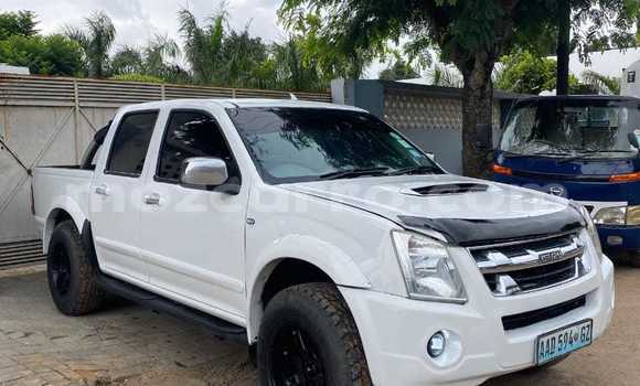 Tenga Tsaru Isuzu KB Chena Mota in Maputo in Maputo Tenga Tsaru Isuzu KB Chena Mota in Maputo in Maputo