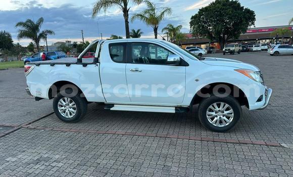 Comprar Usado Mazda BT-50 Branco Carro em Maputo em Maputo Comprar Usado Mazda BT-50 Branco Carro em Maputo em Maputo