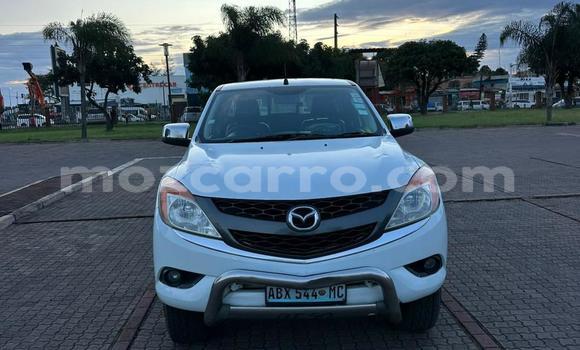 Comprar Usado Mazda BT-50 Branco Carro em Maputo em Maputo Comprar Usado Mazda BT-50 Branco Carro em Maputo em Maputo