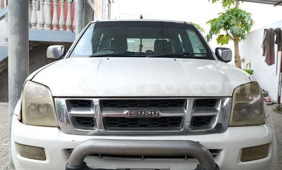Buy Used Isuzu KB White Car in Maputo in Maputo