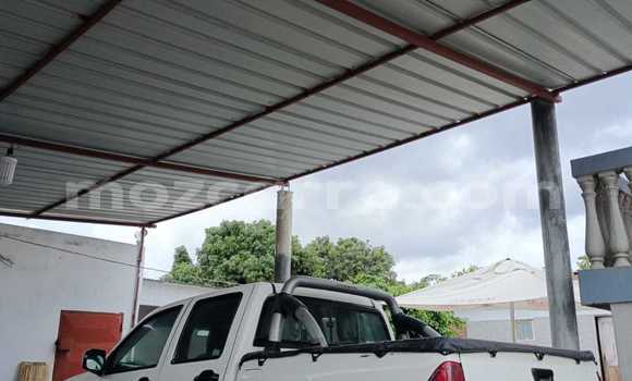 Nunua Ilio tumika Isuzu KB Nyeupe Gari ndani ya Maputo nchini Maputo Nunua Ilio tumika Isuzu KB Nyeupe Gari ndani ya Maputo nchini Maputo