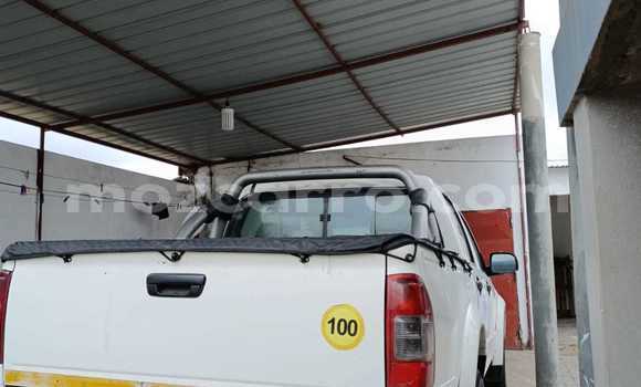 Nunua Ilio tumika Isuzu KB Nyeupe Gari ndani ya Maputo nchini Maputo Nunua Ilio tumika Isuzu KB Nyeupe Gari ndani ya Maputo nchini Maputo