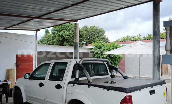 Nunua Ilio tumika Isuzu KB Nyeupe Gari ndani ya Maputo nchini Maputo Nunua Ilio tumika Isuzu KB Nyeupe Gari ndani ya Maputo nchini Maputo