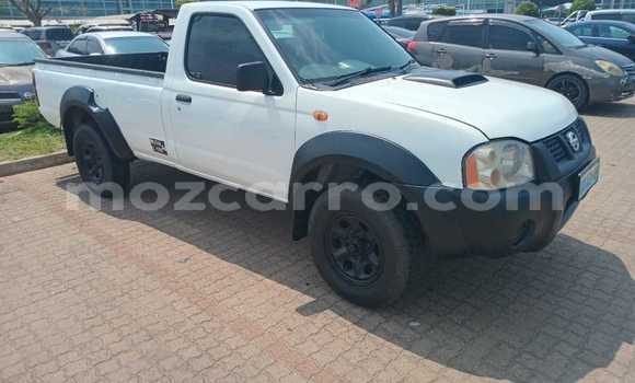 Nunua Ilio tumika Nissan Hardbody Nyeupe Gari ndani ya Maputo nchini Maputo