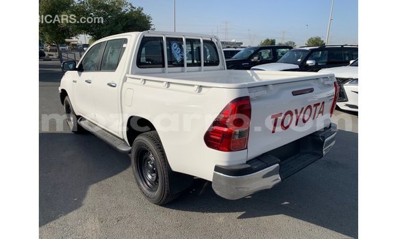 Comprar Importar Toyota Hilux Branco Carro em Import - Dubai em Cabo Delgado Comprar Importar Toyota Hilux Branco Carro em Import - Dubai em Cabo Delgado