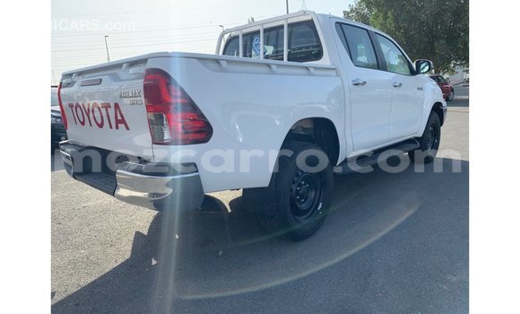 Comprar Importar Toyota Hilux Branco Carro em Import - Dubai em Cabo Delgado Comprar Importar Toyota Hilux Branco Carro em Import - Dubai em Cabo Delgado