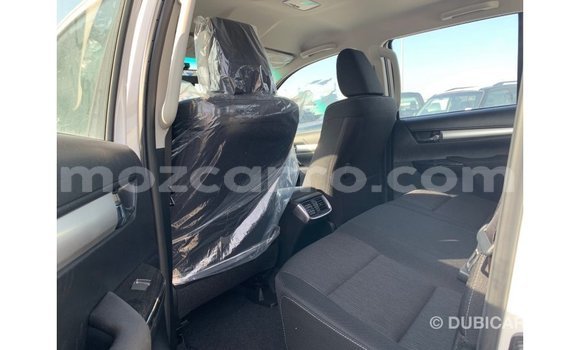 Comprar Importar Toyota Hilux Branco Carro em Import - Dubai em Cabo Delgado Comprar Importar Toyota Hilux Branco Carro em Import - Dubai em Cabo Delgado