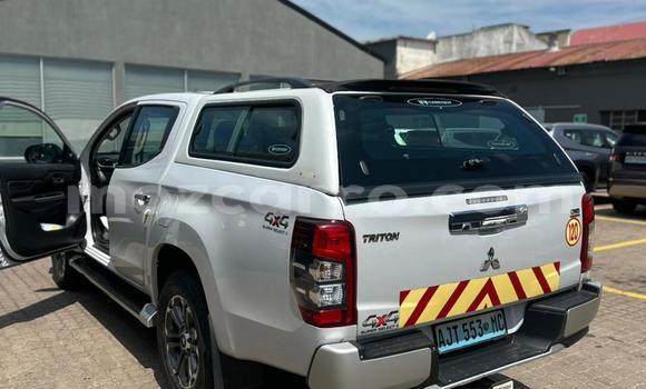 Tenga Tsaru Mitsubishi Triton Chena Mota in Maputo in Maputo Tenga Tsaru Mitsubishi Triton Chena Mota in Maputo in Maputo