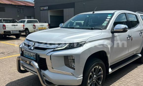 Tenga Tsaru Mitsubishi Triton Chena Mota in Maputo in Maputo Tenga Tsaru Mitsubishi Triton Chena Mota in Maputo in Maputo