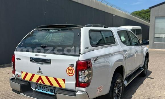 Tenga Tsaru Mitsubishi Triton Chena Mota in Maputo in Maputo Tenga Tsaru Mitsubishi Triton Chena Mota in Maputo in Maputo