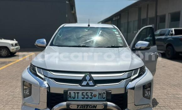 Tenga Tsaru Mitsubishi Triton Chena Mota in Maputo in Maputo Tenga Tsaru Mitsubishi Triton Chena Mota in Maputo in Maputo