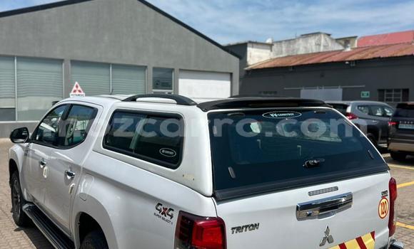 Tenga Tsaru Mitsubishi Triton Chena Mota in Maputo in Maputo Tenga Tsaru Mitsubishi Triton Chena Mota in Maputo in Maputo