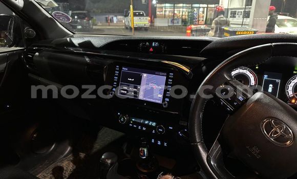 Buy Used Toyota Hiace Silver Car in Maputo in Maputo Buy Used Toyota Hiace Silver Car in Maputo in Maputo