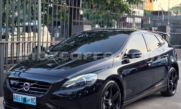 Comprar Usado Volvo V40 Preto Carro em Maputo em Maputo