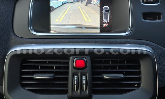 Nunua Ilio tumika Volvo V40 Nyeusi Gari ndani ya Maputo nchini Maputo Nunua Ilio tumika Volvo V40 Nyeusi Gari ndani ya Maputo nchini Maputo