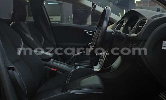 Nunua Ilio tumika Volvo V40 Nyeusi Gari ndani ya Maputo nchini Maputo Nunua Ilio tumika Volvo V40 Nyeusi Gari ndani ya Maputo nchini Maputo