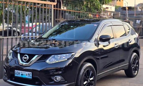 Nunua Ilio tumika Nissan X-Trail Nyeusi Gari ndani ya Maputo nchini Maputo