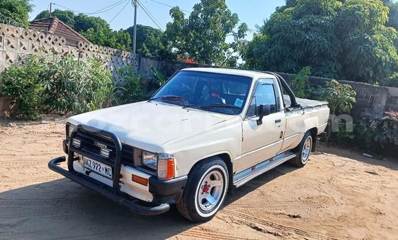 Nunua Ilio tumika Toyota Hilux Nyingine Gari ndani ya Maputo nchini Maputo Nunua Ilio tumika Toyota Hilux Nyingine Gari ndani ya Maputo nchini Maputo