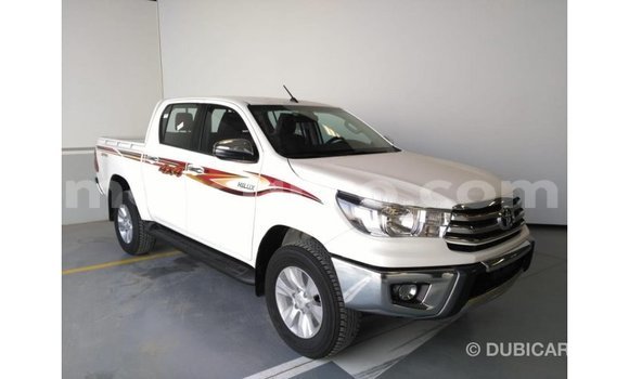 Comprar Importar Toyota Hilux Branco Carro em Import - Dubai em Cabo Delgado Comprar Importar Toyota Hilux Branco Carro em Import - Dubai em Cabo Delgado