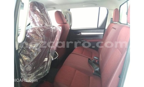 Comprar Importar Toyota Hilux Branco Carro em Import - Dubai em Cabo Delgado Comprar Importar Toyota Hilux Branco Carro em Import - Dubai em Cabo Delgado