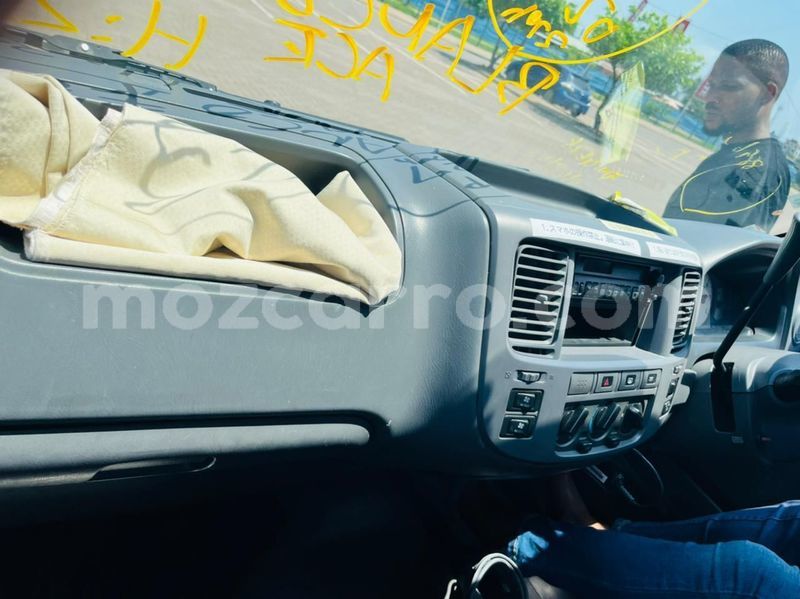 Big with watermark nissan caravan maputo maputo 40235