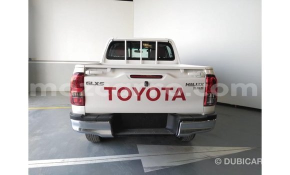Comprar Importar Toyota Hilux Branco Carro em Import - Dubai em Cabo Delgado Comprar Importar Toyota Hilux Branco Carro em Import - Dubai em Cabo Delgado