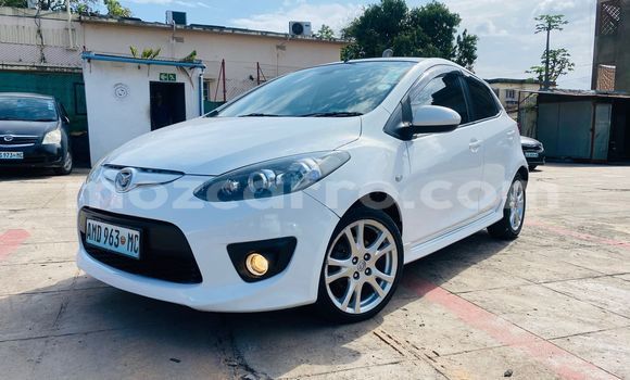 Comprar Usado Mazda Demio Branco Carro em Maputo em Maputo