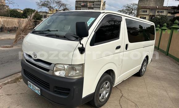 Comprar Usado Toyota Hiace Branco Carro em Maputo em Maputo