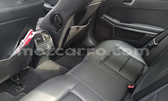 Nunua Ilio tumika Mercedes-Benz E-Classe Nyeusi Gari ndani ya Maputo nchini Maputo Nunua Ilio tumika Mercedes-Benz E-Classe Nyeusi Gari ndani ya Maputo nchini Maputo