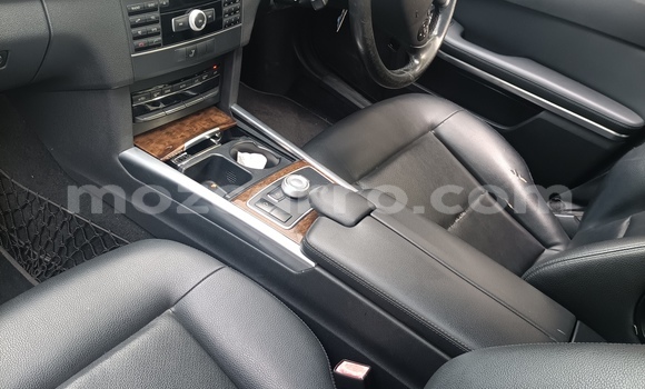 Nunua Ilio tumika Mercedes-Benz E-Classe Nyeusi Gari ndani ya Maputo nchini Maputo Nunua Ilio tumika Mercedes-Benz E-Classe Nyeusi Gari ndani ya Maputo nchini Maputo