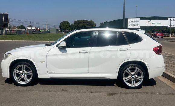 Nunua Ilio tumika BMW X1 Nyeupe Gari ndani ya Maputo nchini Maputo
