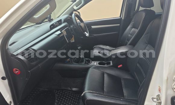 Comprar Usado Toyota Hilux Branco Carro em Maputo em Maputo Comprar Usado Toyota Hilux Branco Carro em Maputo em Maputo