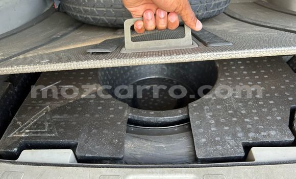 Tenga Tsaru Nissan X-Trail Tsvuku Mota in Maputo in Maputo Tenga Tsaru Nissan X-Trail Tsvuku Mota in Maputo in Maputo