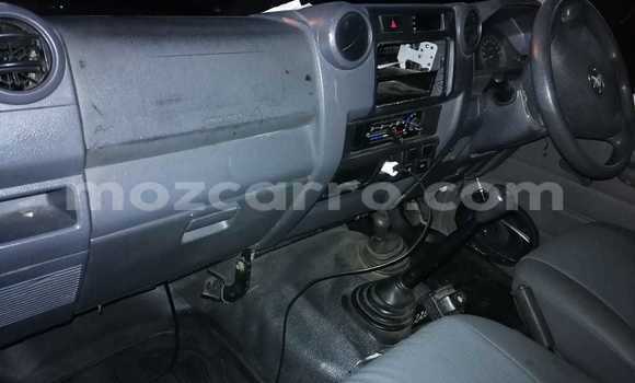 Nunua Ilio tumika Toyota Land Cruiser Nyeupe Gari ndani ya Maputo nchini Maputo Nunua Ilio tumika Toyota Land Cruiser Nyeupe Gari ndani ya Maputo nchini Maputo
