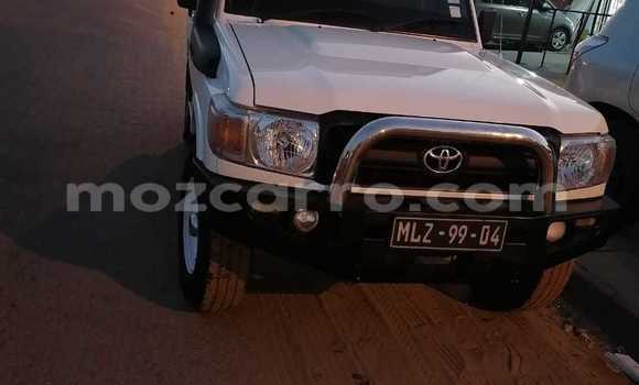 Nunua Ilio tumika Toyota Land Cruiser Nyeupe Gari ndani ya Maputo nchini Maputo Nunua Ilio tumika Toyota Land Cruiser Nyeupe Gari ndani ya Maputo nchini Maputo