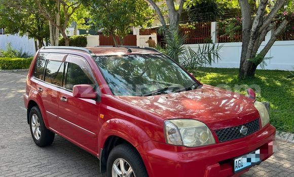 Tenga Tsaru Nissan X-Trail Tsvuku Mota in Maputo in Maputo