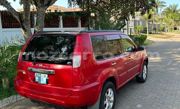 Tenga Tsaru Nissan X-Trail Tsvuku Mota in Maputo in Maputo Tenga Tsaru Nissan X-Trail Tsvuku Mota in Maputo in Maputo