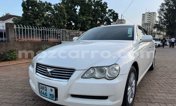 Buy Used Toyota Mark X White Car in Maputo in Maputo