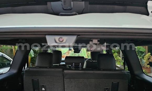 Buy Used Toyota Land Cruiser Prado White Car in Maputo in Maputo Buy Used Toyota Land Cruiser Prado White Car in Maputo in Maputo