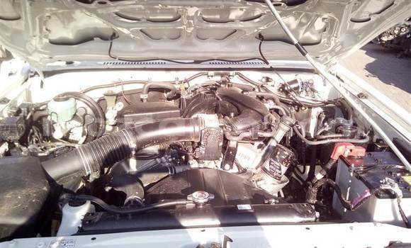 Comprar Usado Toyota Land Cruiser Branco Carro em Moçambique em Nampula Comprar Usado Toyota Land Cruiser Branco Carro em Moçambique em Nampula