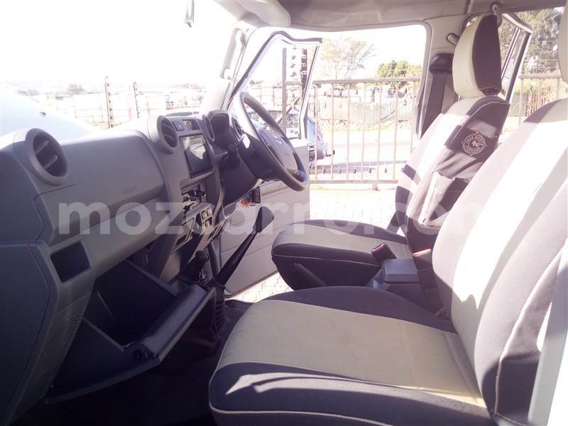 Big with watermark toyota land cruiser nampula mocambique 40317