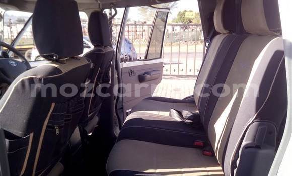 Comprar Usado Toyota Land Cruiser Branco Carro em Moçambique em Nampula Comprar Usado Toyota Land Cruiser Branco Carro em Moçambique em Nampula