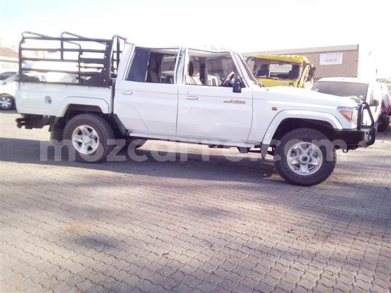Big with watermark toyota land cruiser nampula mocambique 40317